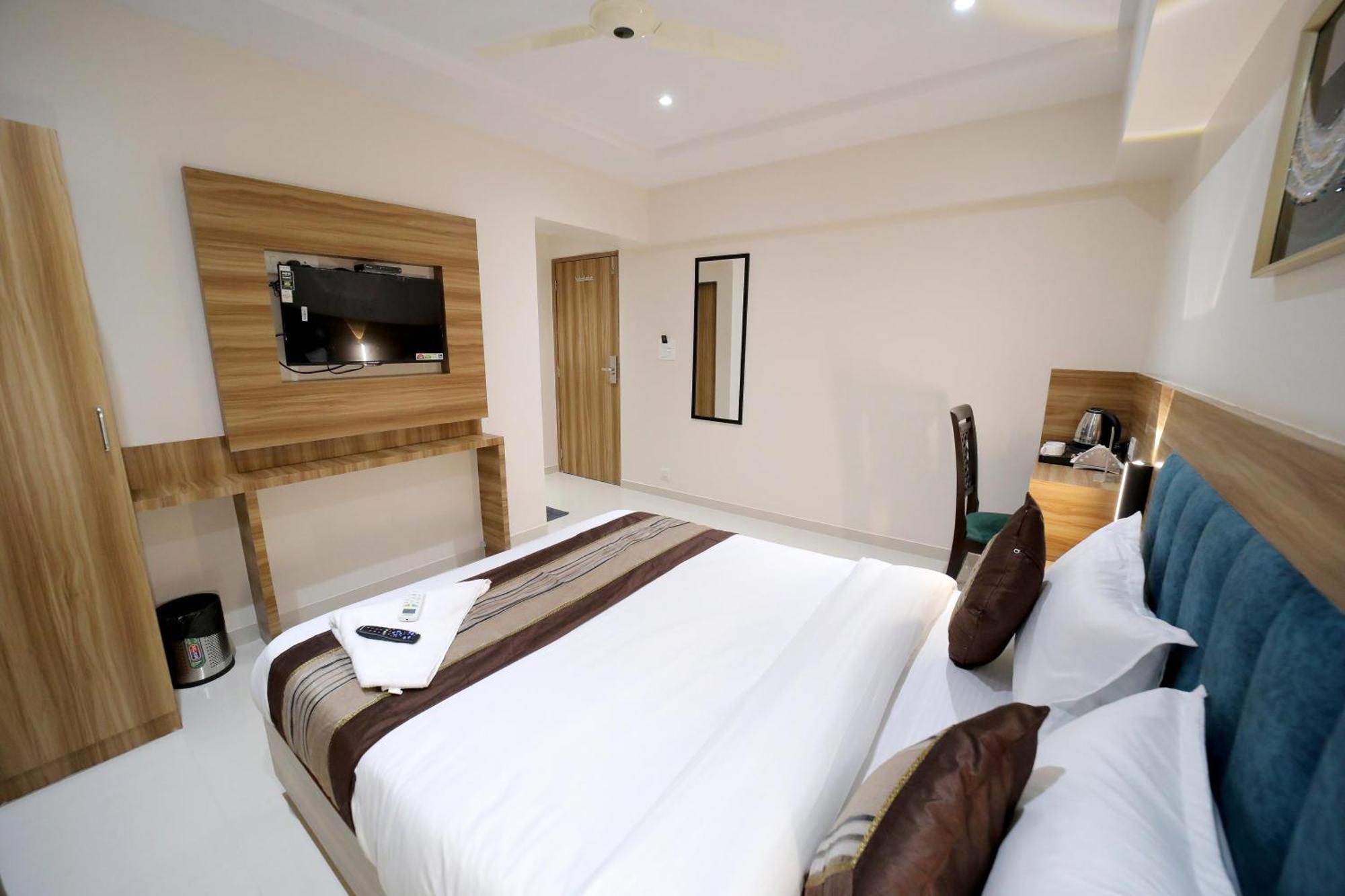Hotel Alfa Executive Mumbai Exterior photo